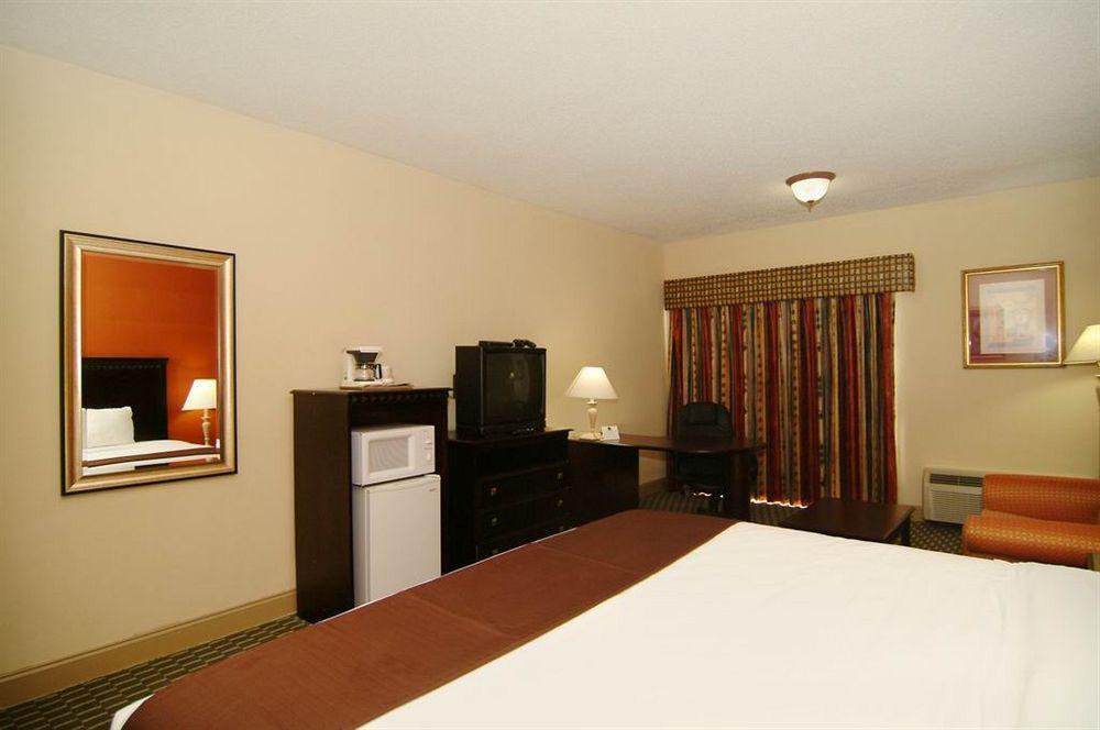 Best Western Plus Atlanta Airport East Forest Park Exterior foto