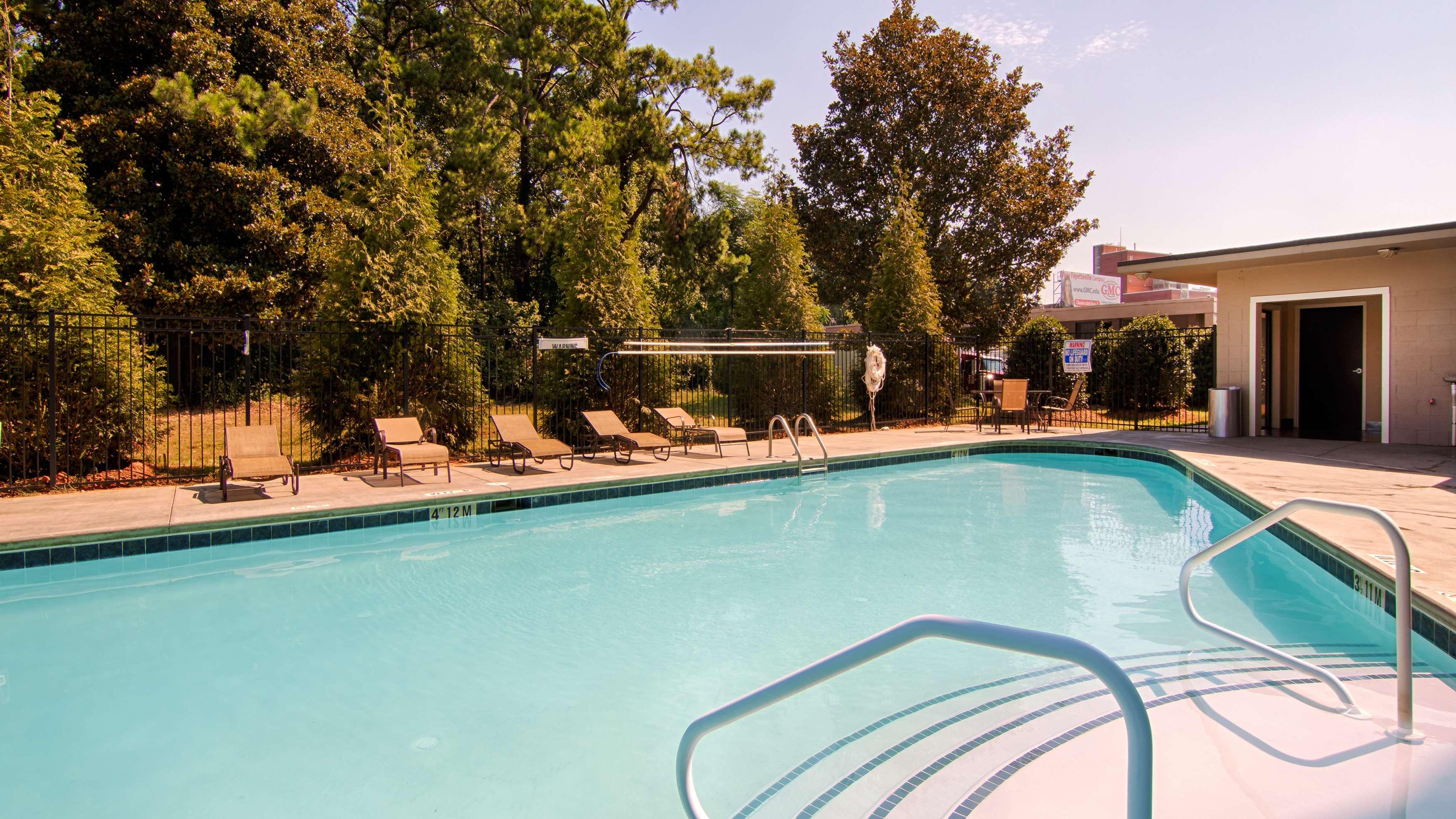 Best Western Plus Atlanta Airport East Forest Park Exterior foto
