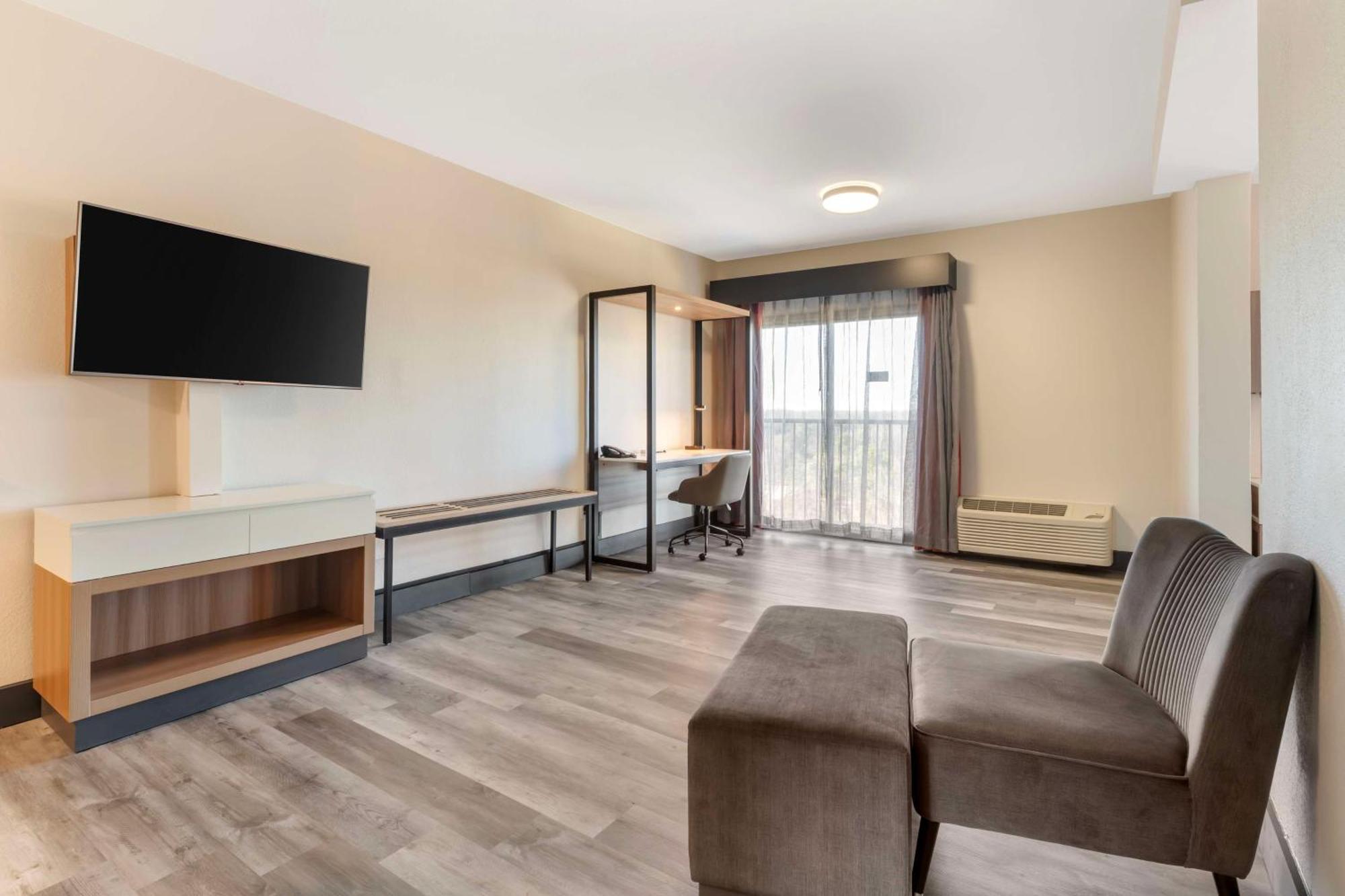 Best Western Plus Atlanta Airport East Forest Park Exterior foto
