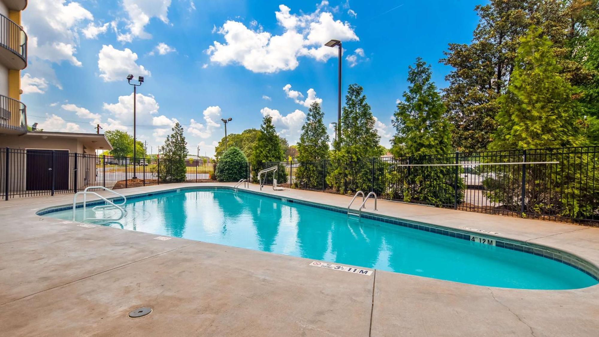 Best Western Plus Atlanta Airport East Forest Park Exterior foto