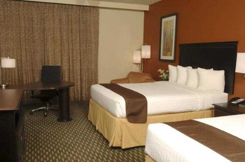 Best Western Plus Atlanta Airport East Forest Park Exterior foto